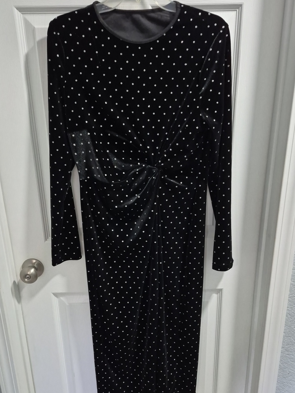 SHEIN Black Velvet Polka Dot Twist-Front Dress